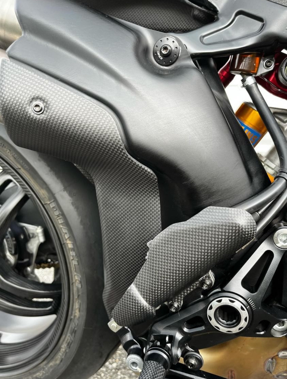 Cache collecteur droit - MV Agusta Brutale 2020-2025