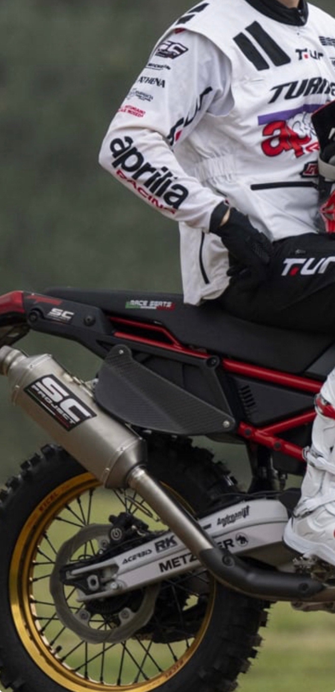 Numéro de plaques Rally / Ecarteurs de sacoches Aprilia Tuareg 660 2022 - 2025