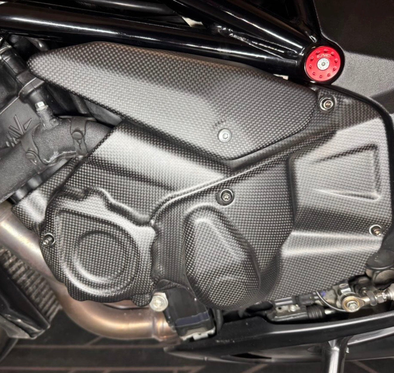 Petit cache moteur droite MV Agusta Brutale 1000 RR 2020-2025