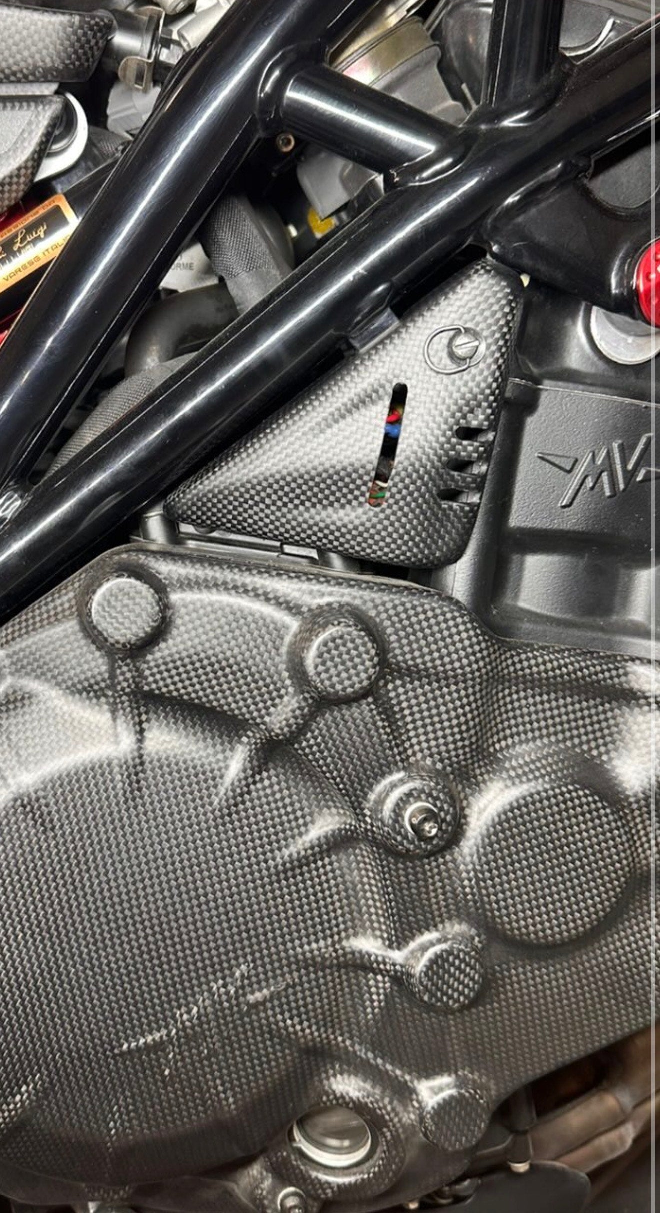 Petit cache moteur gauche MV Agusta Brutale 1000 RR 2020 - 2025